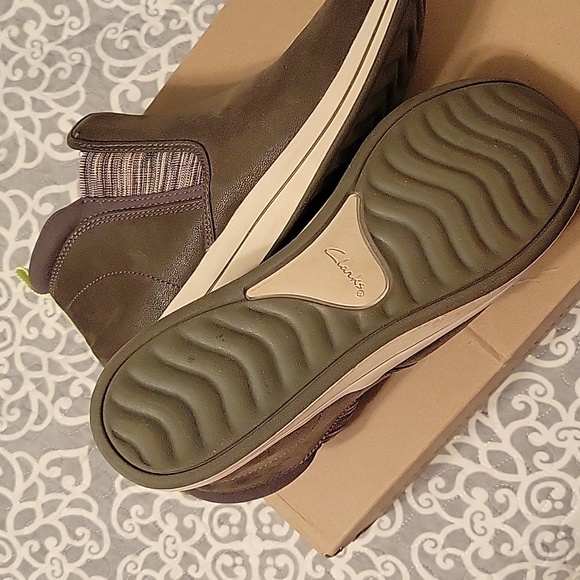 Clarks Cloudsteppers Olive Green Size 8.5 - Picture 4 of 5